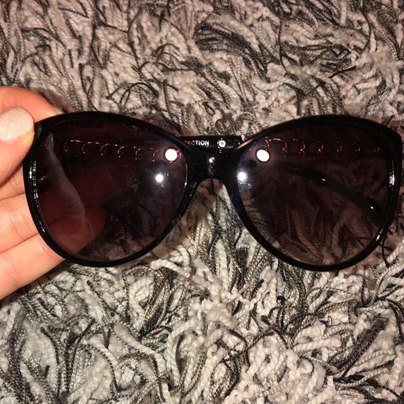 Sunglasses - Picture 1 of 4